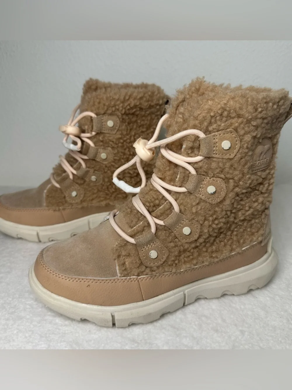 Sorel Explorer II Joan Cozy Shearling Boot Fur Round Toe Travel Winter Youth 1